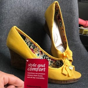 Deflex comfort yellow wedge heel